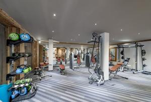 The fitness centre and/or fitness facilities at Aktiv- & Wellnesshotel Bergfried