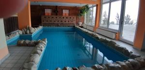 Πισίνα στο ή κοντά στο ALPENFLAIR Appartment mit Aussicht zum träumen