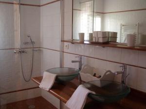 Et badeværelse på Blanc Marine + 21 billeder