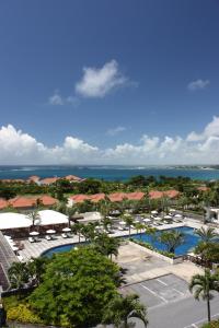 Výhled na bazén z ubytování Kanucha Bay Hotel & Villas nebo okolí
