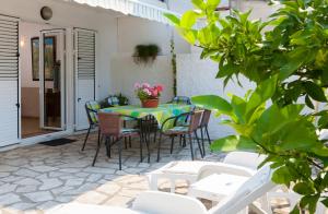 Αίθριο ή υπαίθριος χώρος στο Josephine Apartment +13 φωτογραφίες