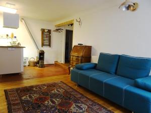 A seating area at Apartment Center