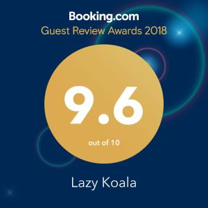 Un certificado, premio, cartel u otro documento en Lazy Koala
