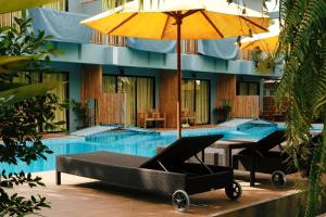 Der Swimmingpool an oder in der Nähe von Le Pes Villas