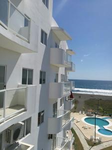 Bazén v ubytování Playa La Barqueta , Las Olas Tower Front nebo v jeho okolí