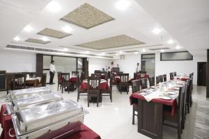 Restaurace v ubytování Hotel Agra Dazzling East Gate