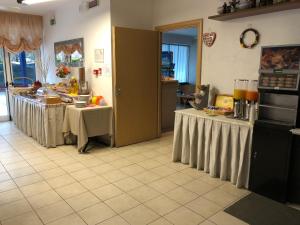 A kitchen or kitchenette at Hotel Canasta