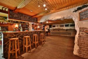 Lounge nebo bar v ubytování Hotel Polianka