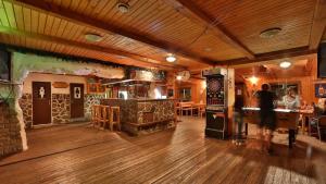 Lounge nebo bar v ubytování Hotel Polianka