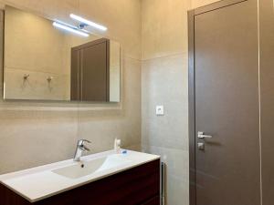 Ένα μπάνιο στο Florida Blue - Easy Home Booking