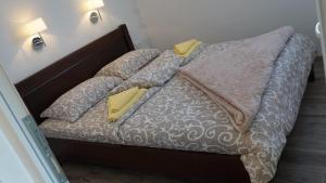 Letto o letti in una camera di Rondović Apartmani - Durmitor