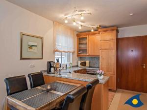 Küche/Küchenzeile in der Unterkunft Villen am Goethepark, Villa Christiane, Whg. 04 - Lena