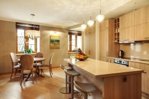 ครัวหรือมุมครัวของ Luxury, comfort & quiet place next to Cathedral