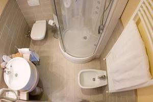 Ванная комната в Hotel Kube