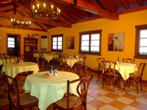 En restaurant eller et andet spisested på Posada Gema