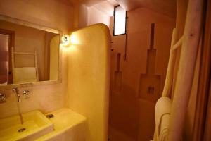 Ένα μπάνιο στο Riad Caravane