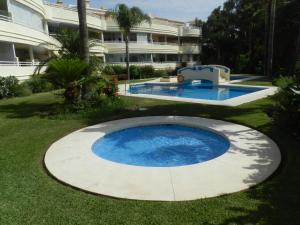 Πισίνα στο ή κοντά στο Costa Quebrada Residencial 1