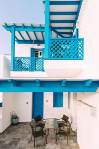 A balcony or terrace at Akrotiri