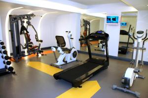 Das Fitnesscenter und/oder die Fitnesseinrichtungen in der Unterkunft Litohoro Olympus Resort Villas & Spa