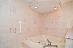 Gallery image of Pocono Resort & Conference Center - Pocono Mountains in Lake Harmony +26 photos