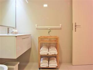 Et badeværelse på Tiles Apartments + 39 billeder