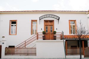 Το κτήριο όπου στεγάζεται  το διαμέρισμα
