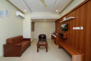 Zona de estar de Sreepathi Indraprastha