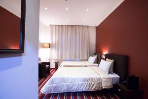 Katil atau katil-katil dalam bilik di The J Hotel & Spa