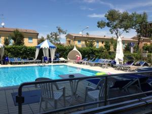 Bazén v ubytování Hotel Harry's nebo v jeho okolí