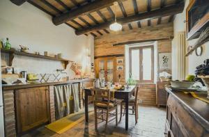 Kuchyň nebo kuchyňský kout v ubytování Countryhouse Montebello
