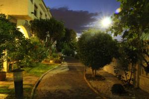 Vonkajšia záhrada v ubytovaní Bonita casa en urbanización privada muy cerca del mar y de Alicante