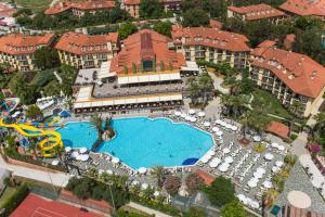 Bazén v ubytování Alba Resort Hotel - Ultra All Inclusive nebo v jeho okolí