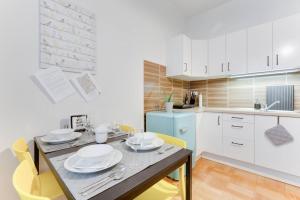Kuchyňa alebo kuchynka v ubytovaní Apartment Alex