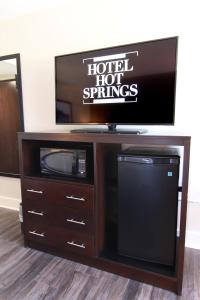 Televisyen dan/atau pusat hiburan di The Hotel Hot Springs