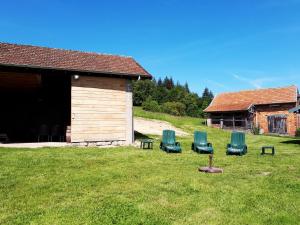 Zahrada ubytování Grand Gite Maison d Alice Auvergne - 15 personnes + 8 fotografií