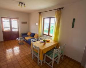 Posezení v ubytování Aldos House