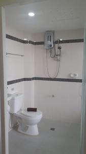 Bilik mandi di Adams View Hotel