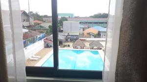 Kolam renang di atau dekat dengan Adams View Hotel