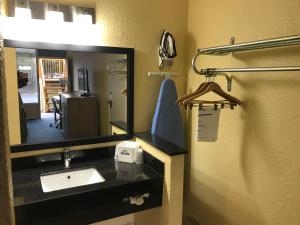 Gallery image of Days Inn by Wyndham Salem, Illinois in Salem