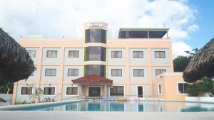 Kolam renang di atau dekat dengan Adams View Hotel