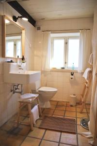 Koupelna v ubytování Bakkehuset Countryhouse + 37 fotografií
