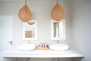 Baðherbergi á Vanilla Suite Jimbaran