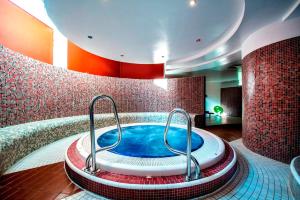 Bazén v ubytovaní Hotel Bystrá alebo v jeho blízkosti