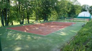 Tenis a/nebo squash v ubytování Hotel SPA Wieniawa nebo okolí