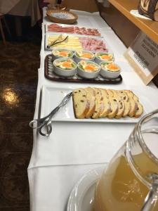 Jedlo v ubytovaní bed & breakfast alebo blízkom okolí