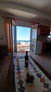 Η κουζίνα ή μικρή κουζίνα στο Villa Golden Ammos Sea View +26 φωτογραφίες