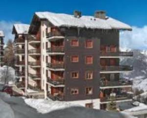 La Foret Apartment With Spectacular Mountain Views v zimě + 15 fotografií