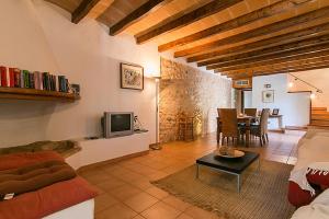 A seating area at Country House Cadernera