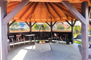 Restauracja lub miejsce do jedzenia w obiekcie Willa Plażowa