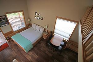 Yosemite RV Resort客房内的一张或多张床位